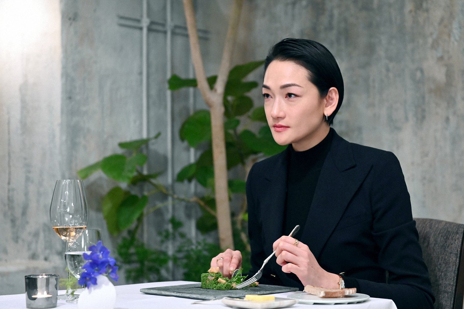 木村拓哉主演「グランメゾン東京」最終話、尾花と倫子の熱烈ハグ